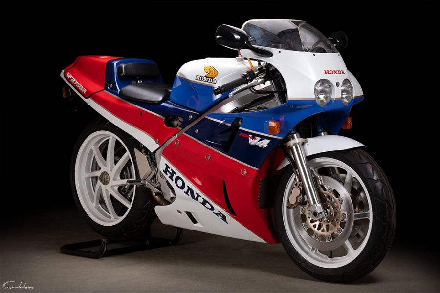 Honda RC 30